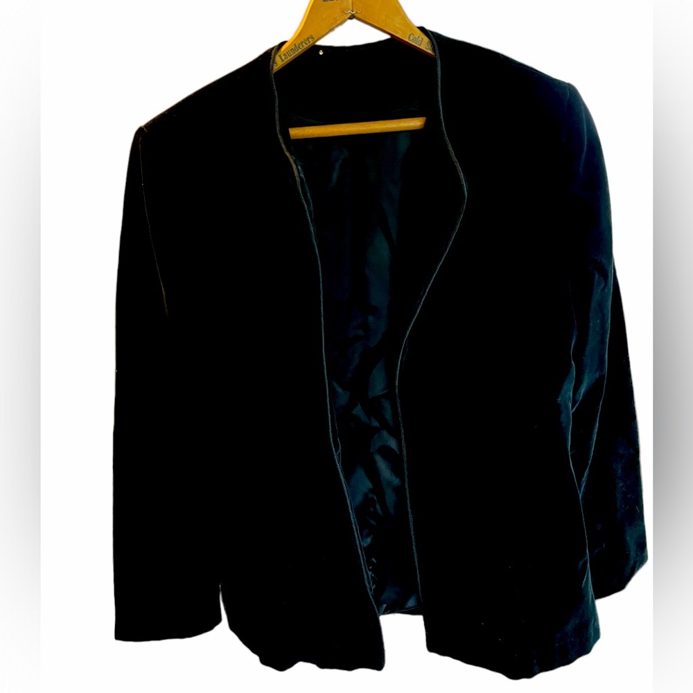 Tailored black velvet blazer